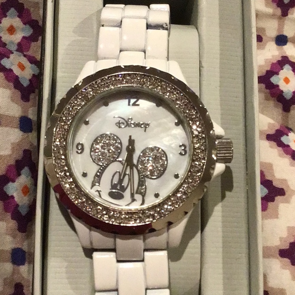 Disney Women's Mickey White Enamel Watch.  ***needs battery***